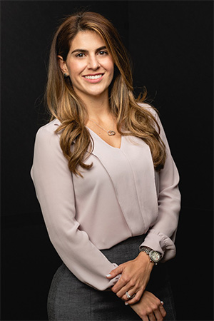 Alejandra Gil, Esq